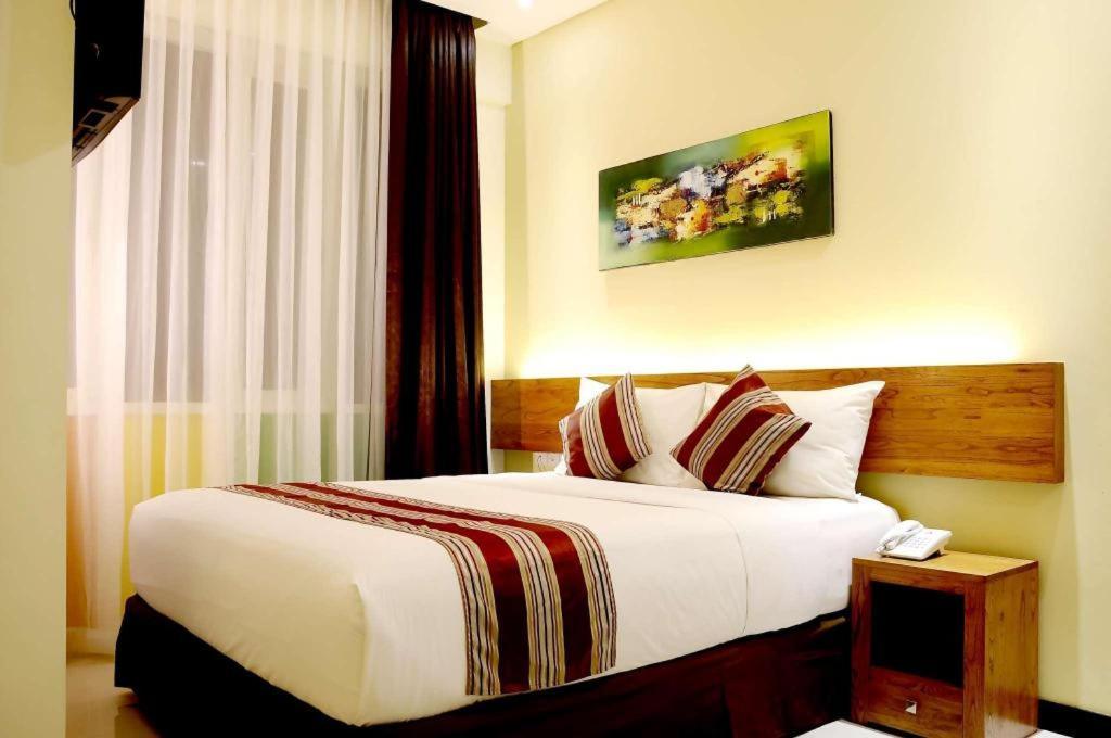 Biz Boulevard Hotel Μανάντο Εξωτερικό φωτογραφία