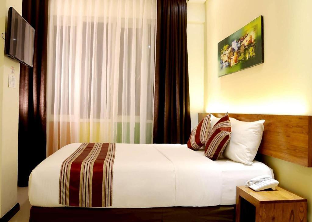 Biz Boulevard Hotel Μανάντο Εξωτερικό φωτογραφία